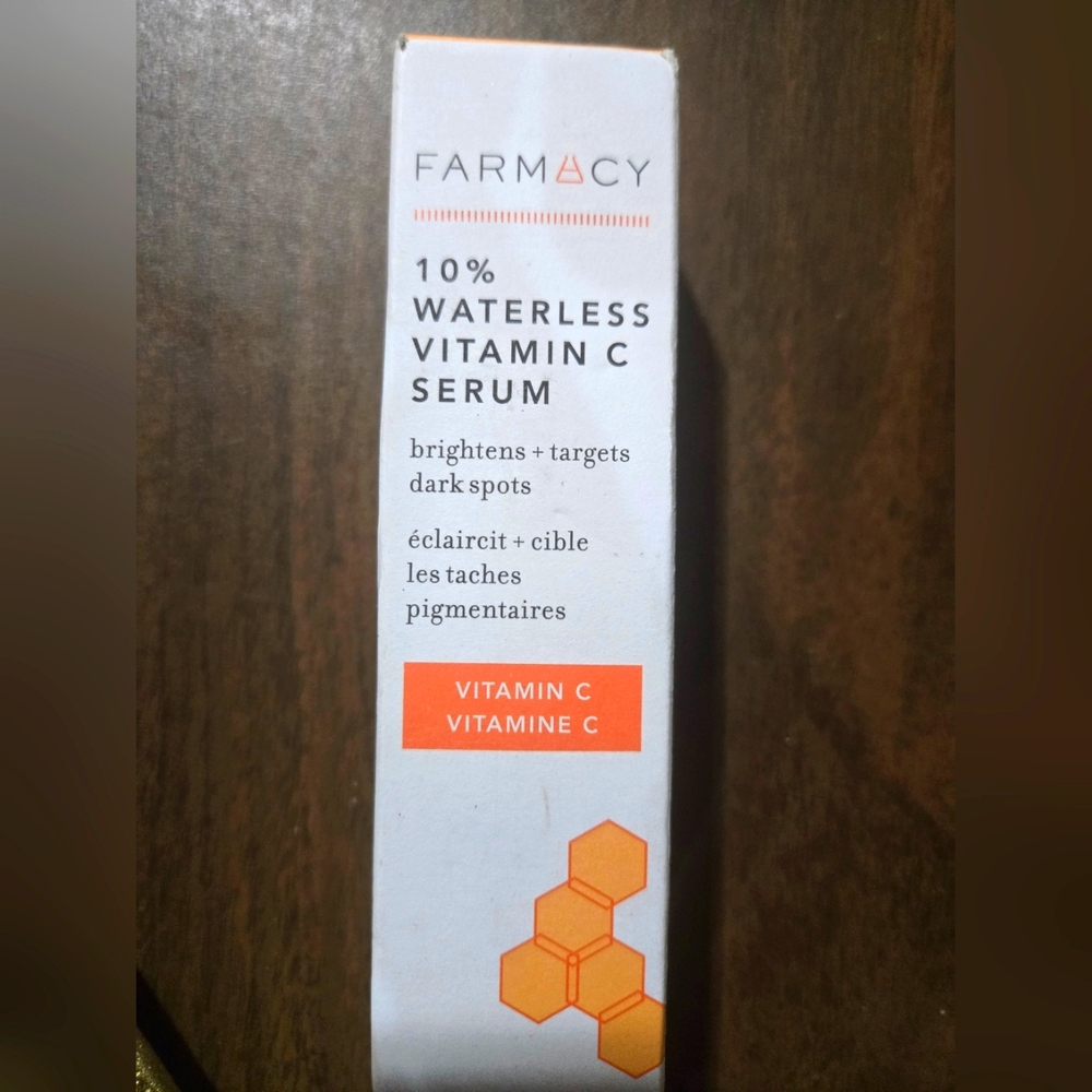 FARMACY 10 % WATERLESS VITAMIN C SERUM NEW!!